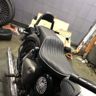 Khajanchi Straight Lined Long-Crusier Seat